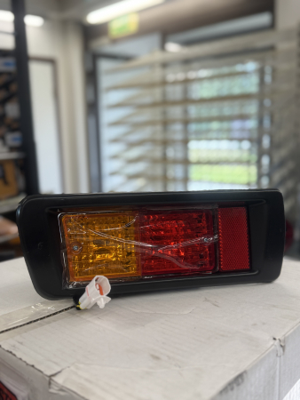 TOYOTA LAND CRUISER 90 VASEN TAKAVALO PUSKURI 81560-60440