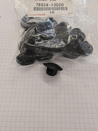 TOYOTA RUNGON TULPPA 76924-13020